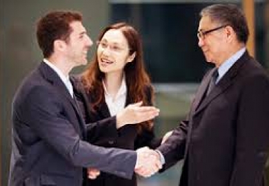 Thơ ca: Phiên dịch tháp tùng